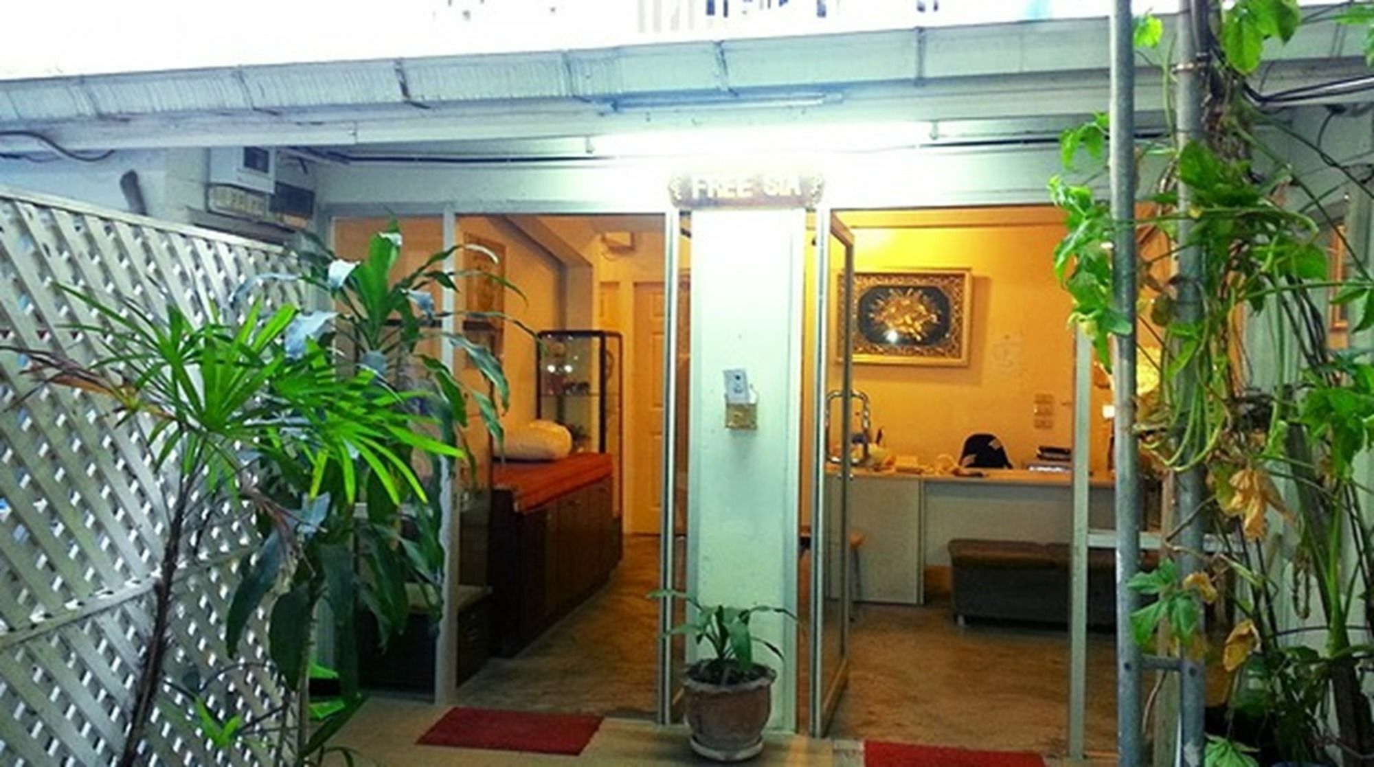 Freesia Saladaeng Silom * Bangkok